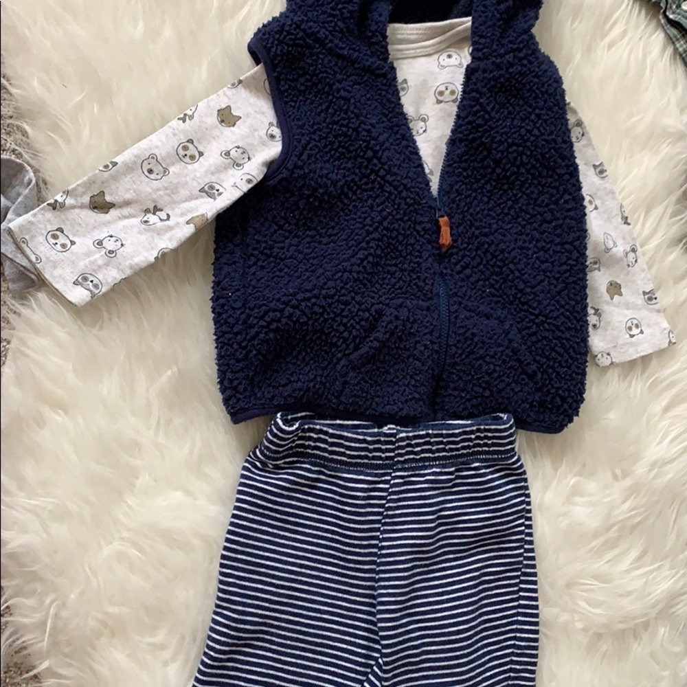 Carters outfits - Picture 2 of 3